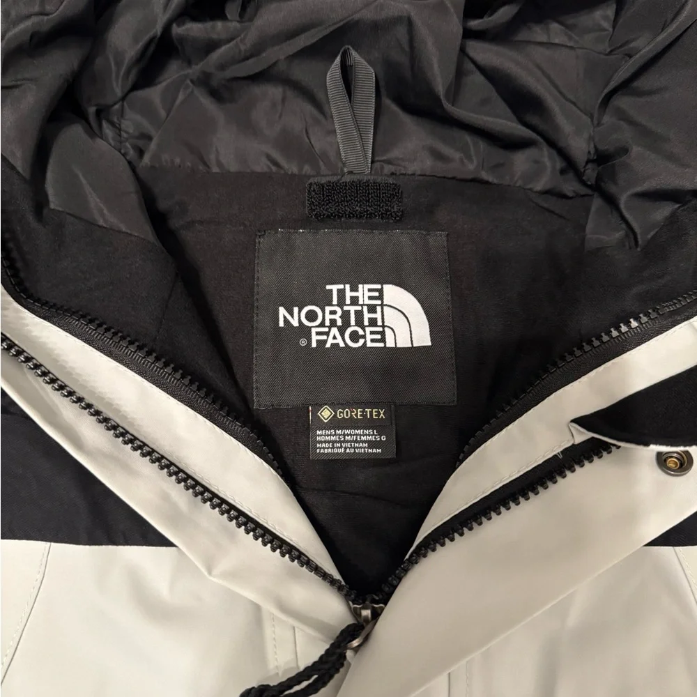 The North Face Mountain Jacket White / Black Men’s Size Medium or Large